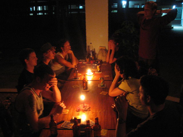 Loups-garous à Hoa's Place, où nous logeons ; de gauche à droite : Michael alias « Mini », Reiner, Fern, Ken, Rachel, Sabine IMG_9010.JPG