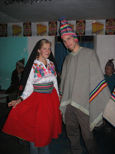 Nous en habits traditionnels à la soirée dansante IMG_6299.JPG