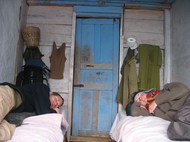 1er jour – Notre minuscule chambre caillante à Ulleri IMG_7349.JPG