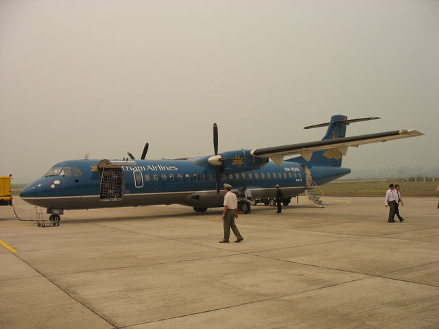 L'avion qui nous a amené à Dien Bien Phu IMG_9565.JPG